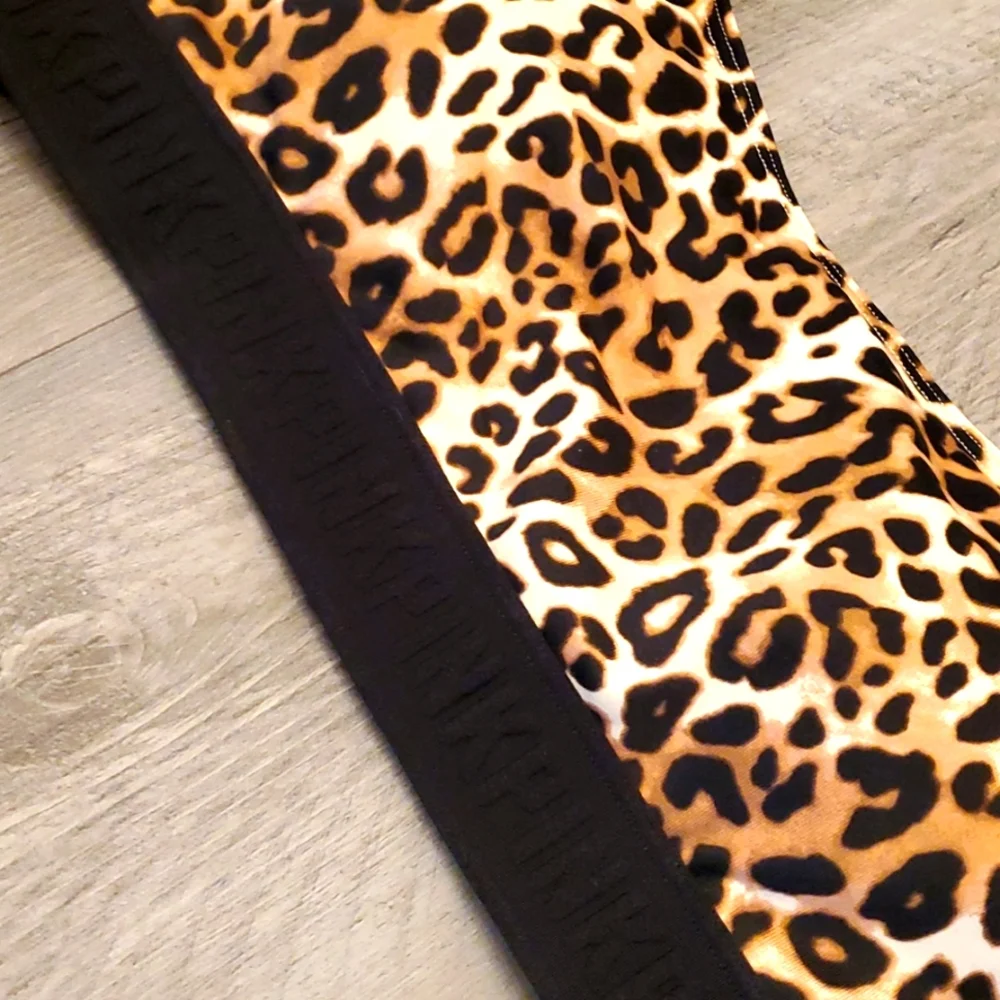 Pink Victoria's Secret Leopard Padded Ultimate Sports Bra NWOT - Picture 2 of 5